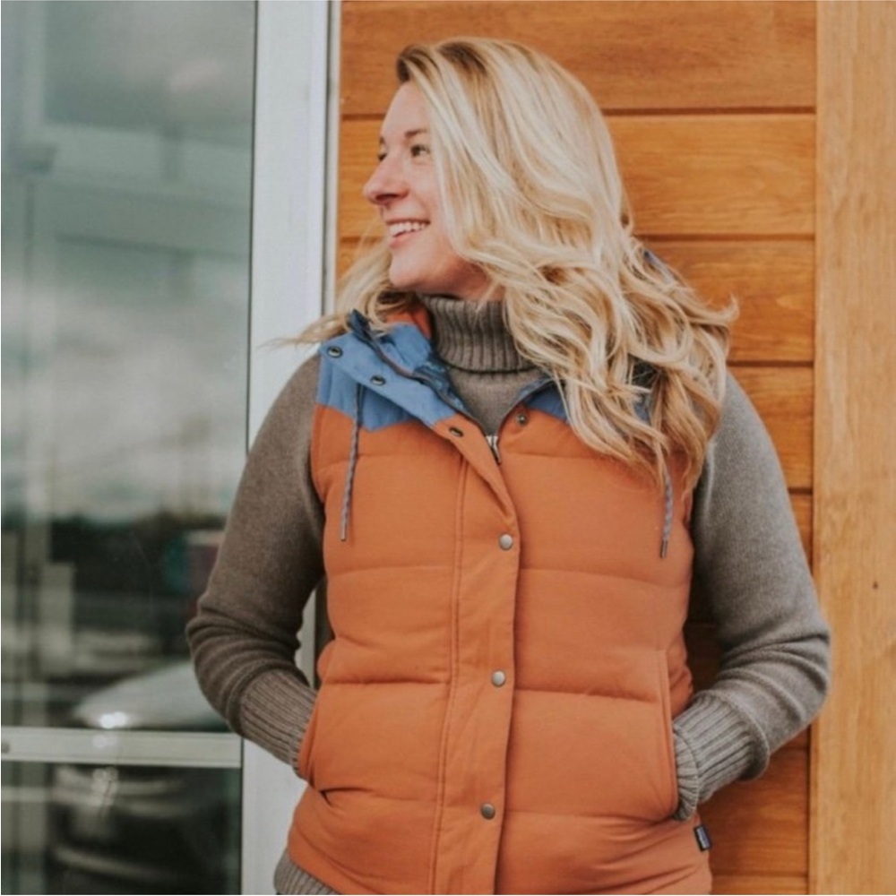 Patagonia Women's Bivy hooded vest.Rust and Blue. Small. Euc